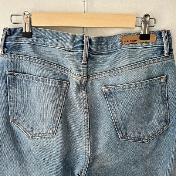 GRLFRND Helena Step Hem High Rise Straight Jean Size 28 - Picture 5 of 9